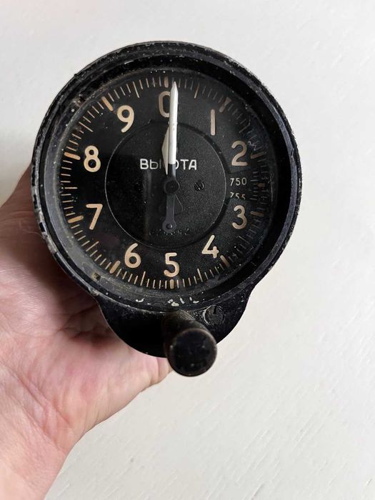 барометр самолетный