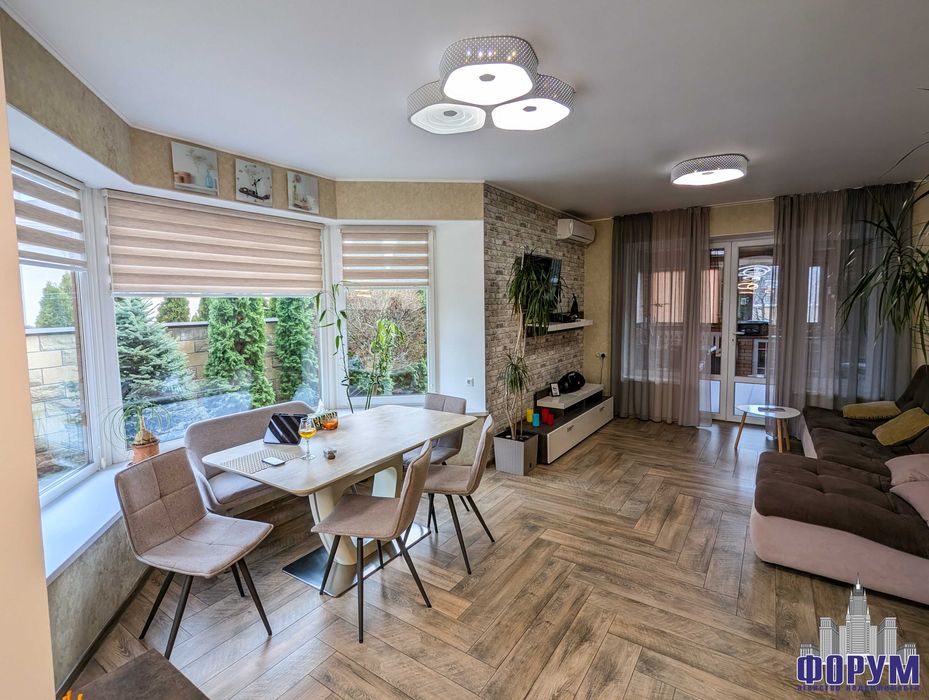 Современный дом в элитном поселке на Великом Лугу