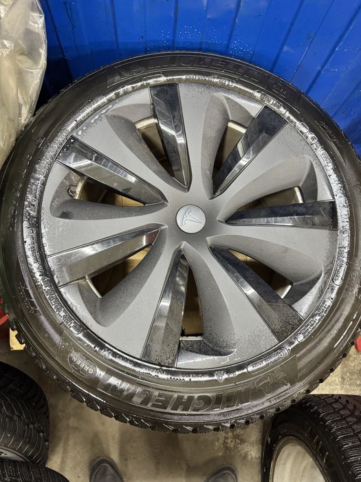 Диски  R19 Tesla Y  4шт