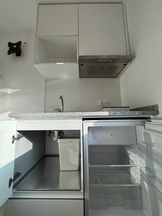 Quarto privado com Copa e WC - Para 1 pessoa (não aceitamos casal)