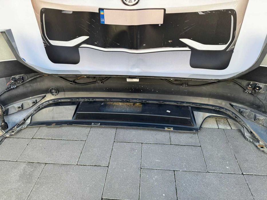 Бампер задній VAG для Volkswagen Golf 7 в кузові універсал до ресталінгу комплектний LA7W 5g9807421