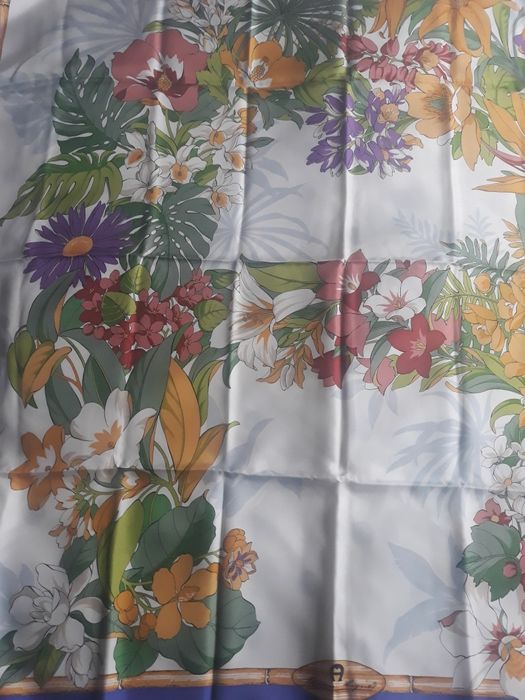 Chusta-apaszka Aigner