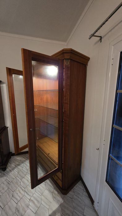 Vendo móvel de sala cristaleira