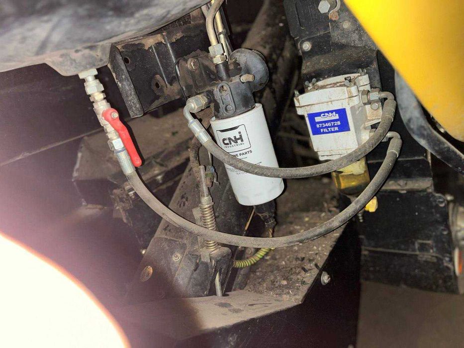 Комбайн New Holland CX8080