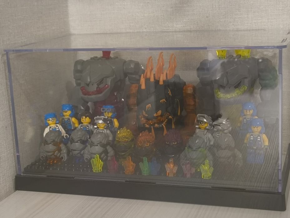 Дисплей для мініфігурок лего