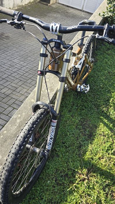 Mondraker Durham downhill