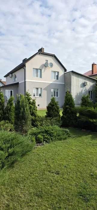 Продам 2х поверховий будинок,Рогань, 182м2 з євроремонтом(код 5325)