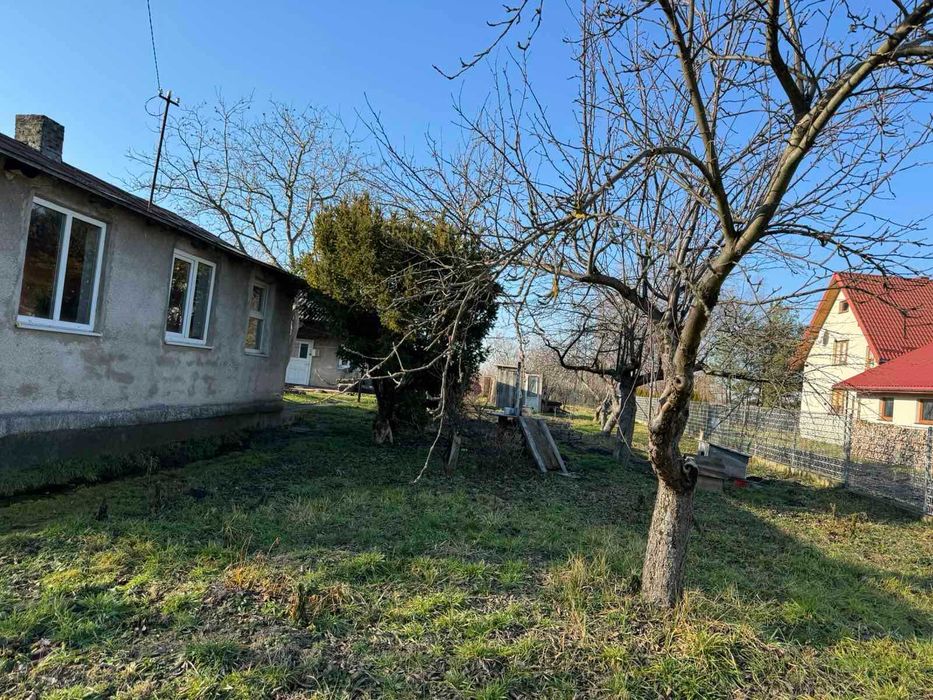 будинок та земельна ділянка 28 сот., м. Жовква