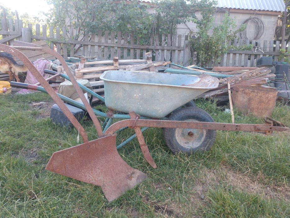 Продам коний плуг,викопуч картоплі і однокорпусний плуг на мінітрактор