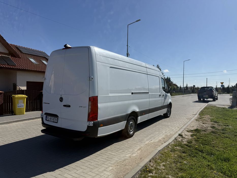 Wypozyczalnia bus wynajem busa auta dostawczego Mercedes Sprinter