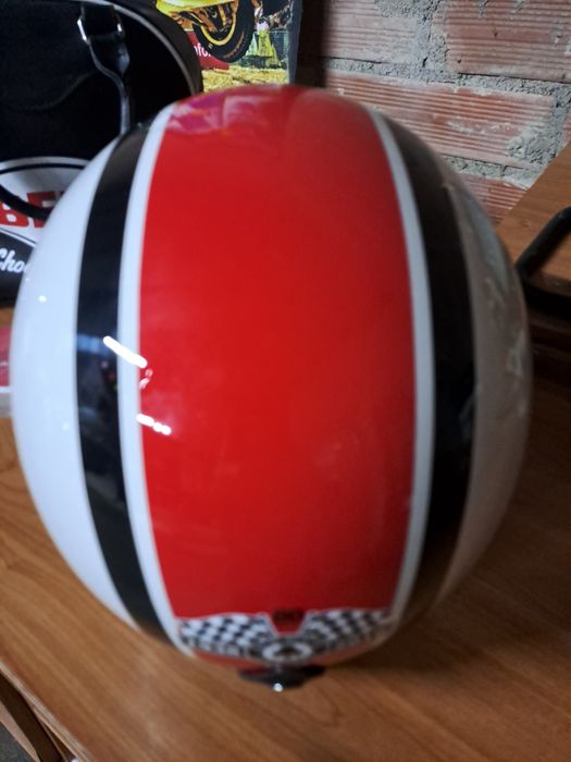 Capacete marca BELL 80° aniversário