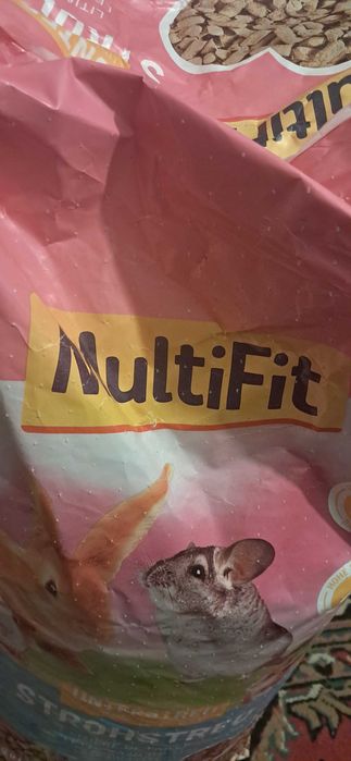 MultiFit Ściółka ze słomy do stosowania jako podkład 24 kg