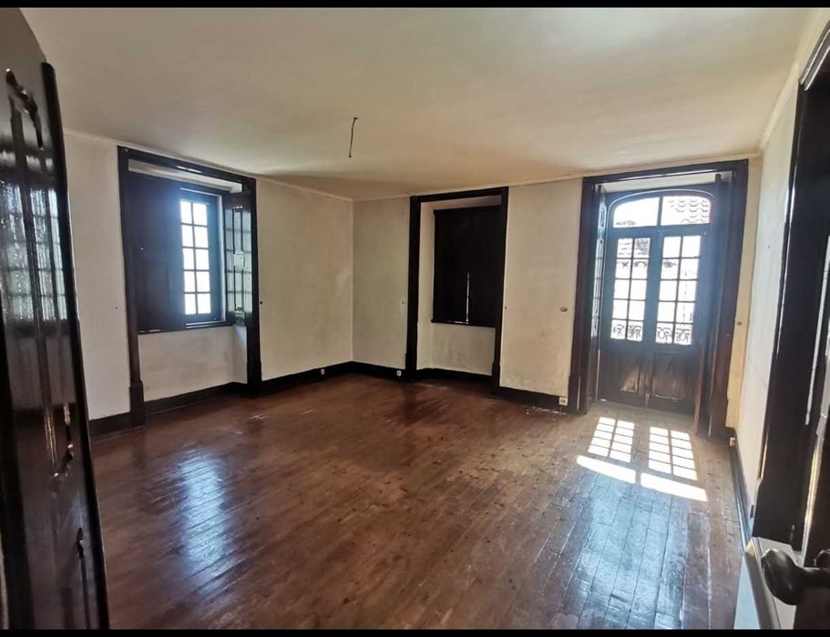 [ Moradia T5 com Pátio |•| Campanha]