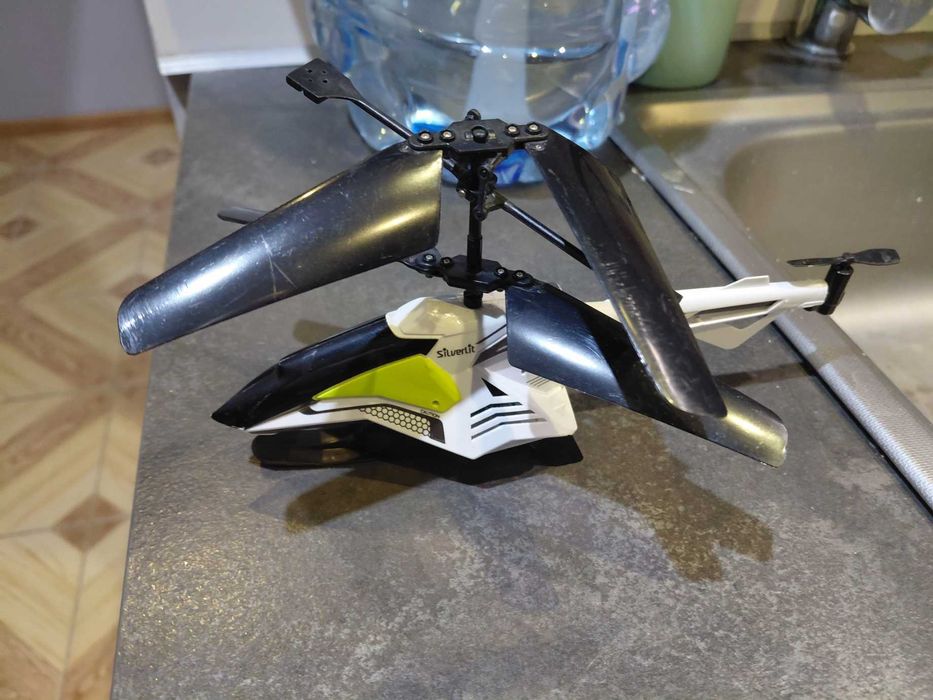 Zdalnie sterowany helikopter SilverLit