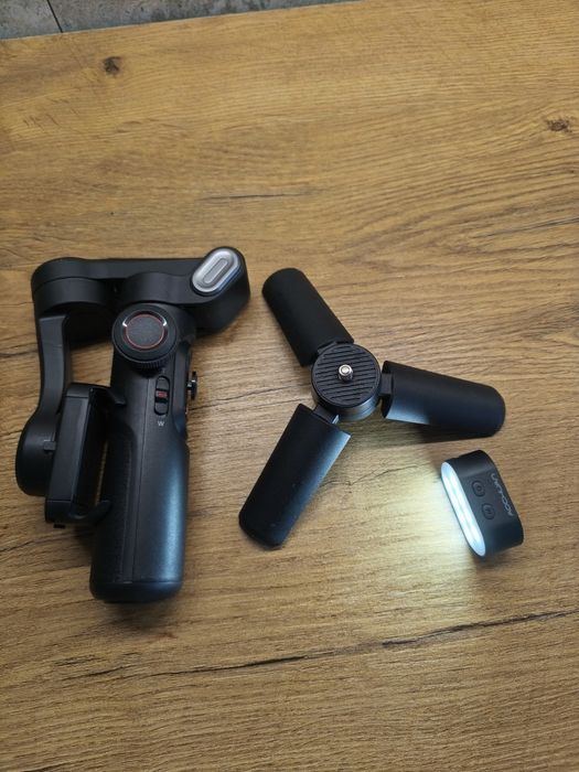 Gimbal / stabilizator Aochuan XE + lampka