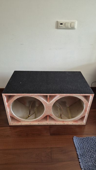 Caixa de som para Subwoofers