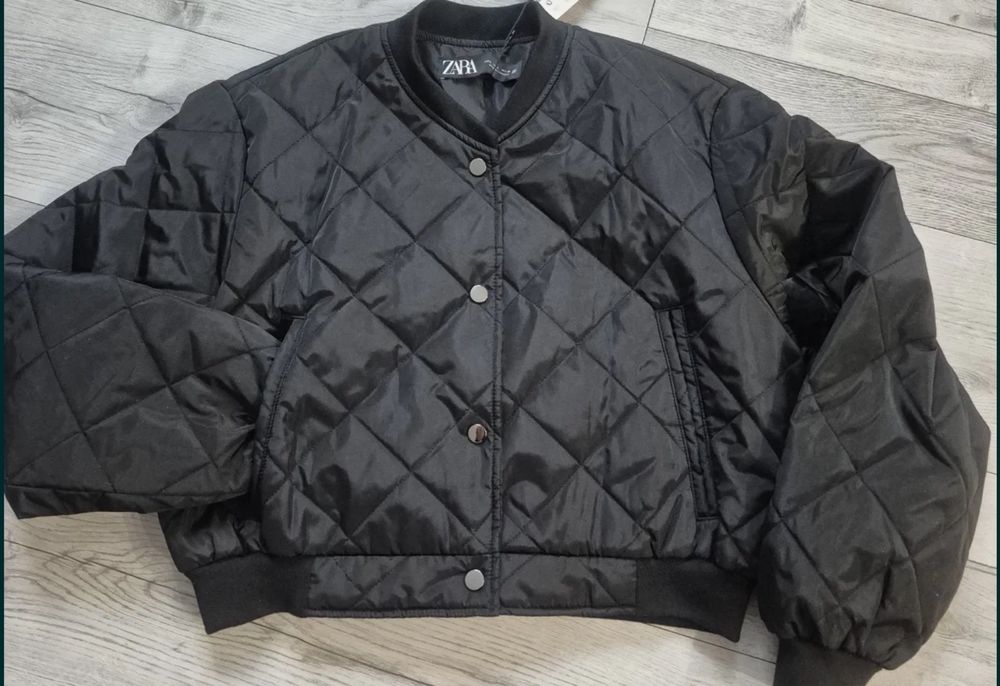 Zara бомбер чорний