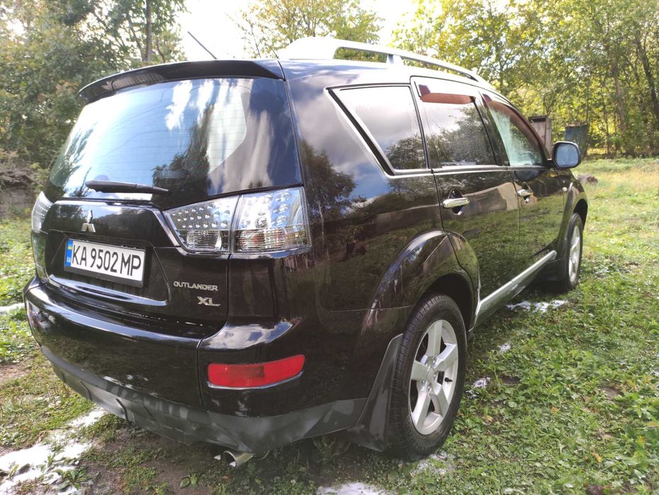 Mitsubishi Outlander XL