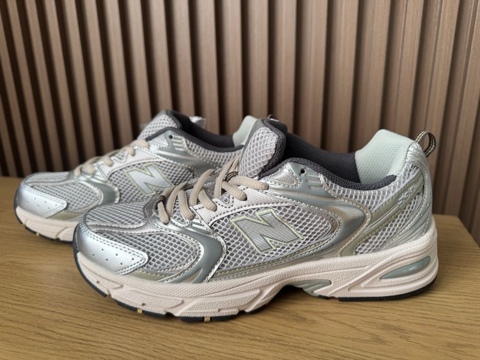 Стильні кросівки New Balance 530
