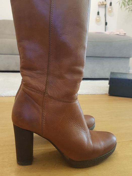 Brązowe skórzane kozaki rozm.38