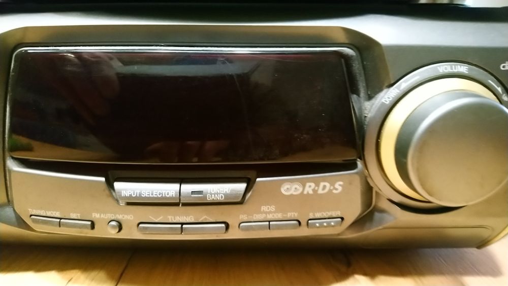 Elementy wieży Technics SH-EH 500 - tuner z procesorem i equalizer.