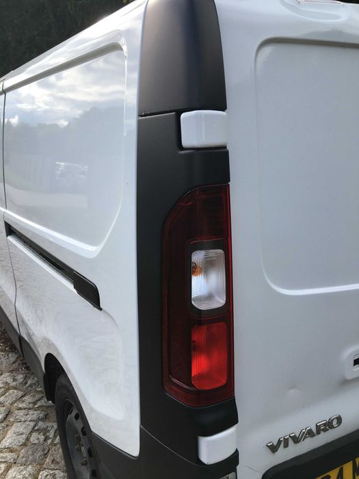Renault Trafic III Opel Vivaro B lampa tył L lub P