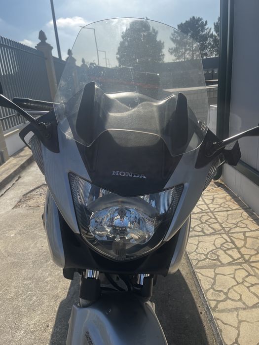 Honda Deauville NT700V ABS – 2008 – Equipada para Viajar