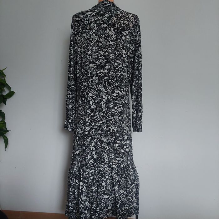 Długa duża sukienka Walis