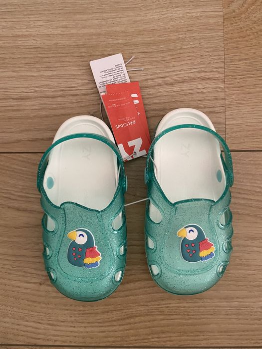 Sandalia estilo crocs