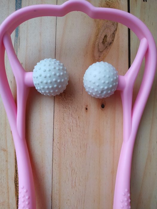 Ручний роликовий масажер для шї та спини