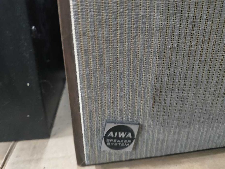 Aparelhagem de música GRACIA com gira-discos e par de colunas AIWA
