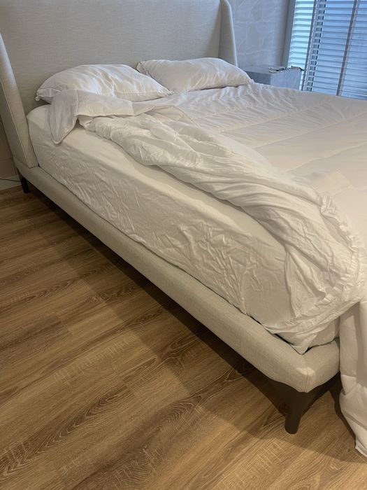 Cama de casal em tecido