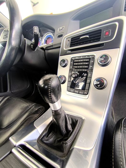 Volvo V60 D3 RDesign 163cv - TROCO