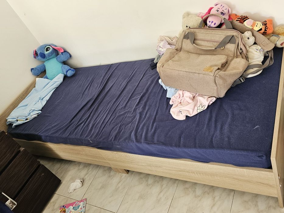 Cama + Colchão Seminovos (Perfeito Estado)