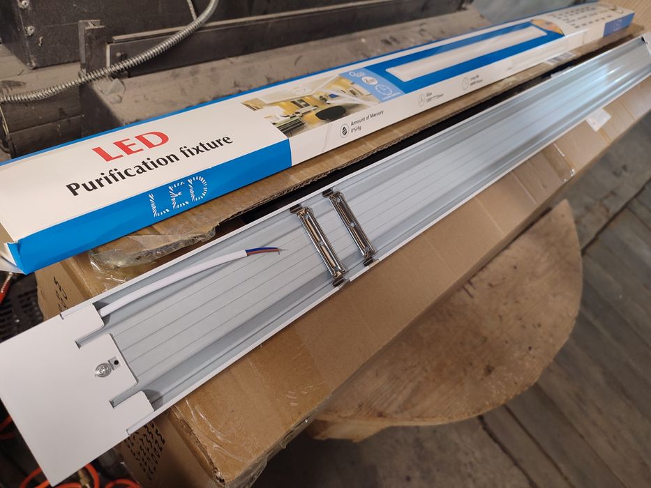 Świetlówka. Lampa LED do garażu