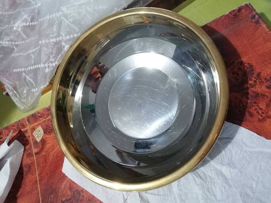 Mesa de vidro e Faqueiro banhado a ouro