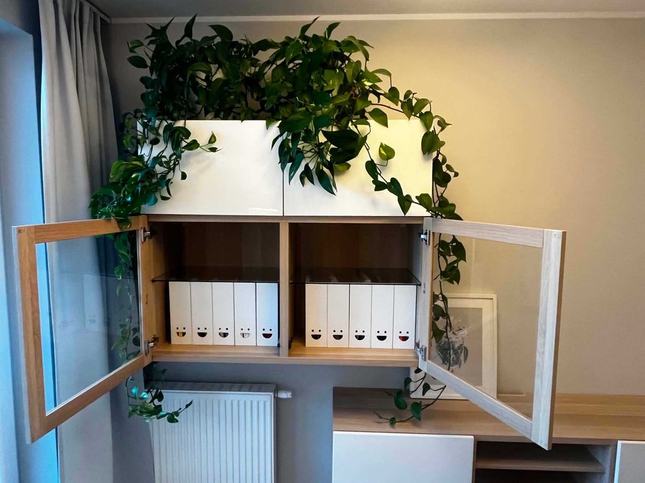 Witryna BESTA IKEA stan idealny