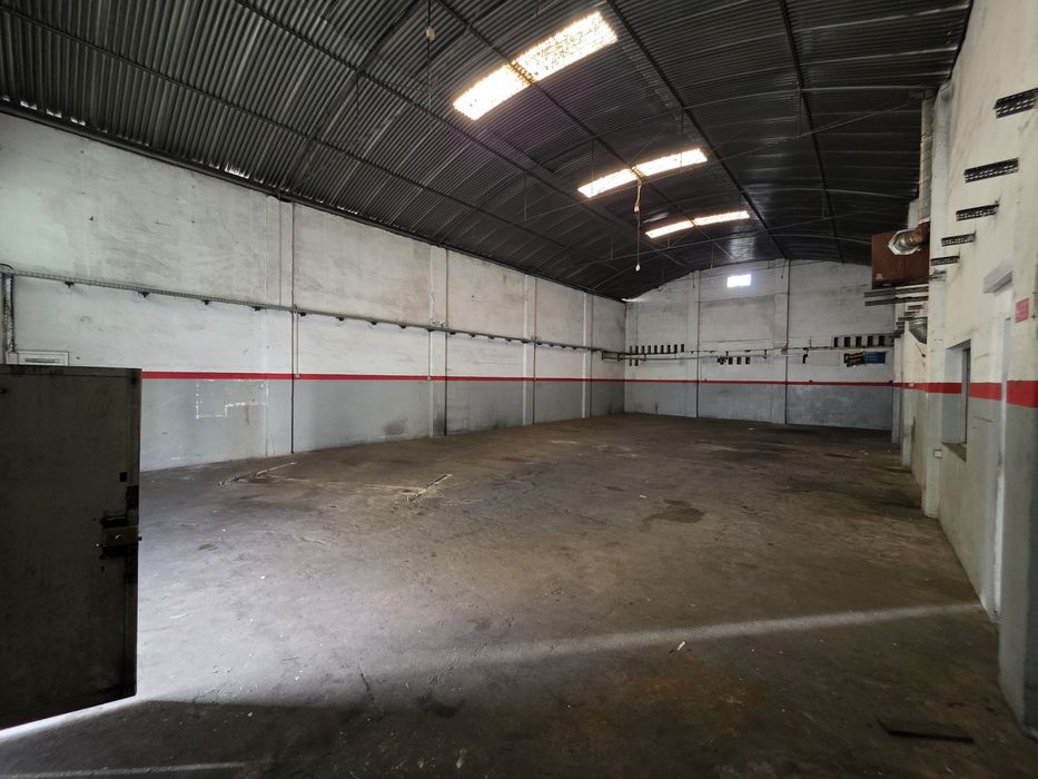 Arrenda-se armazem coimbra 400m2