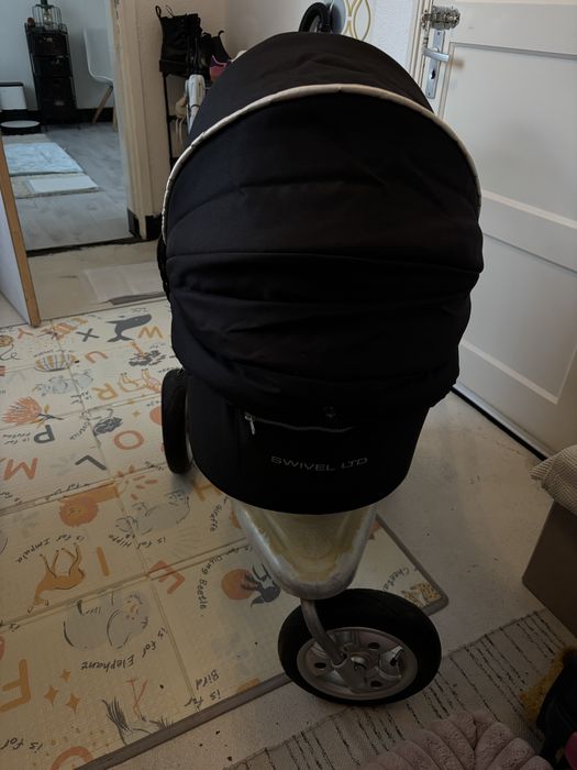 Отдам бесплатно коляску с автокреслом MAXI COSI