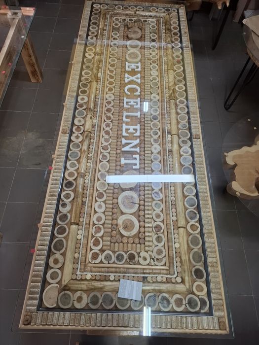 Mesa Única de Rolhas e Rodelas de Madeira C/Led