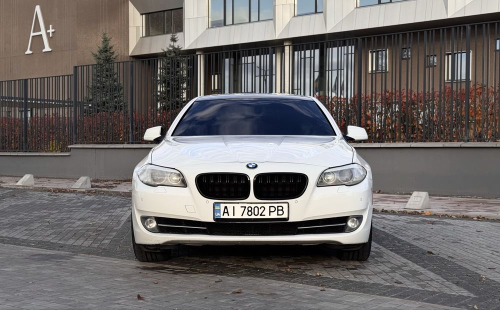BMW 528i xDrive F10 2011 (245 к.с.)