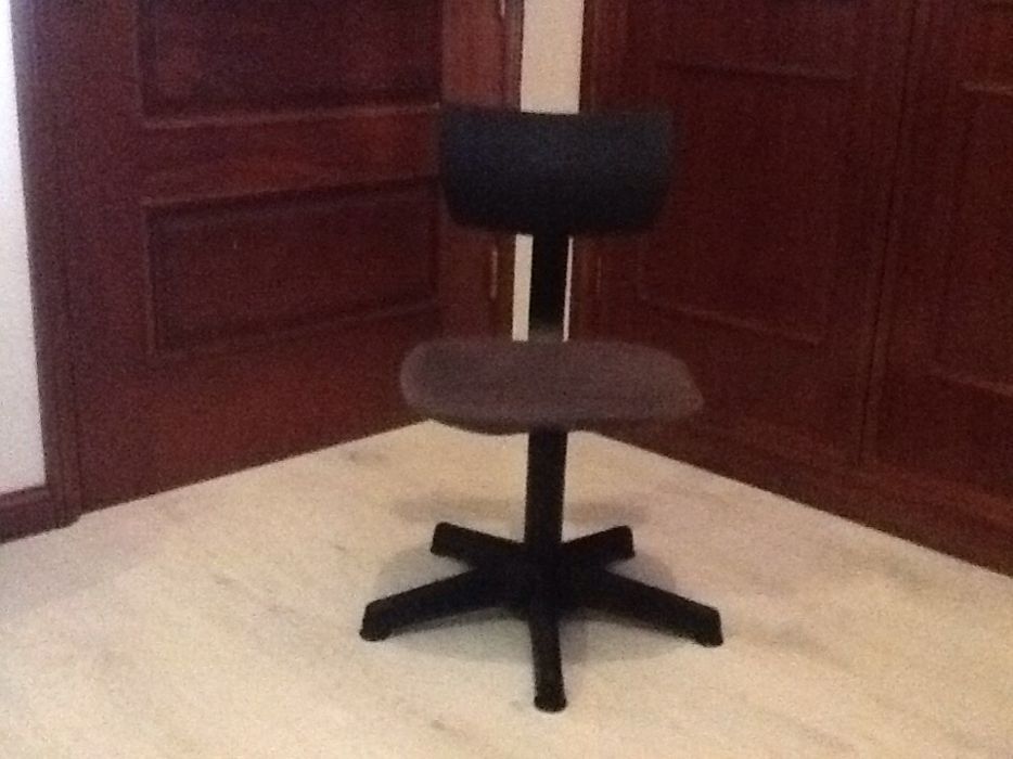 Cadeira giratória para secretária de criança, IKEA, nova, por montar
