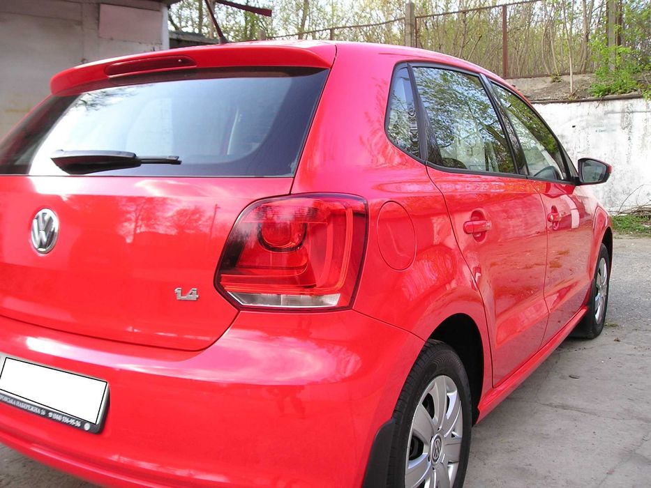Volkswagen  Polo   Automat   2011г.  80т. км  Как  новый.  Макс.  комп