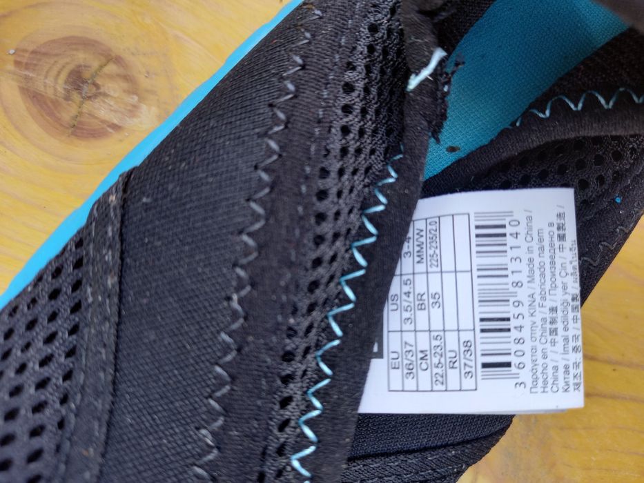 Buty kąpielowe  na kamieniste wybrzeża