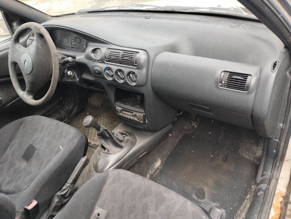 Капот , двери , задняя ляда на форд эскорт