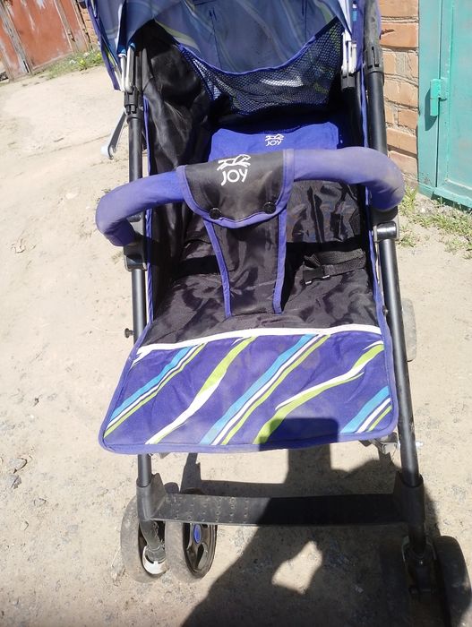 Продам детскую прогулочную коляску восьмиколесную