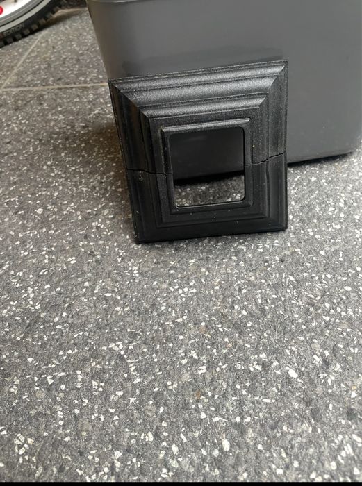 Rozeta maskujaca do balustrad