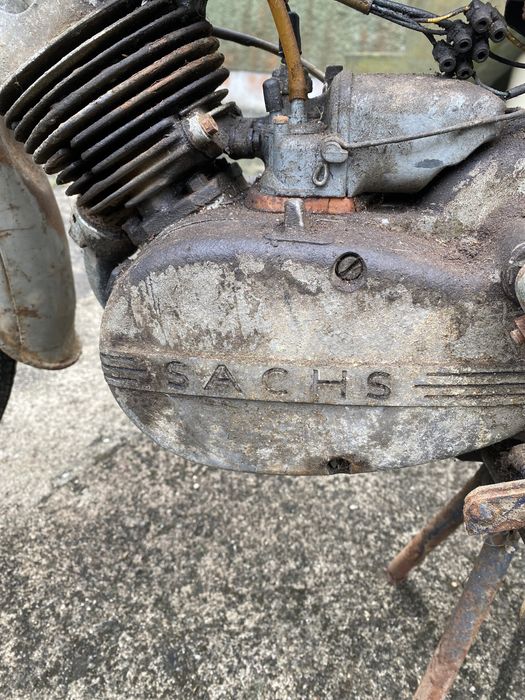 Motorizada sachs para restaurar