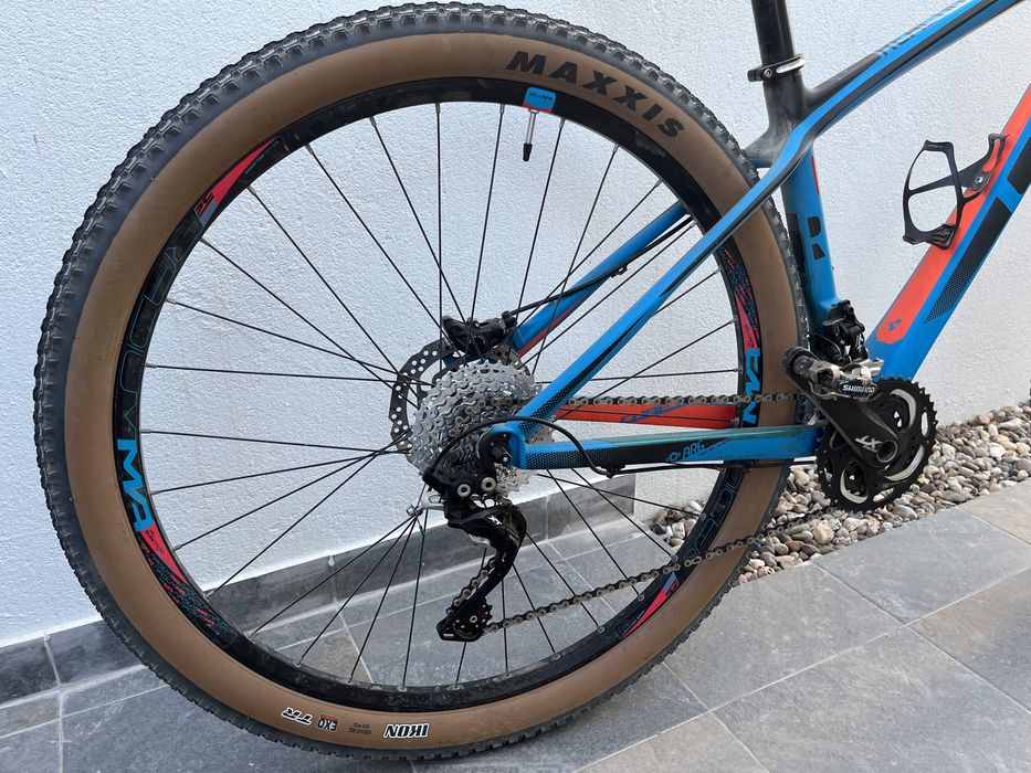 Bicicleta Cube Reaction Race Carbono