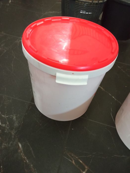 Wiadra 30l.z deklem,szczelne